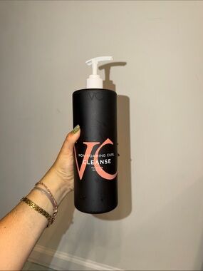 Non-Foaming Curl Cleanse Shampoo — Black / Pink
